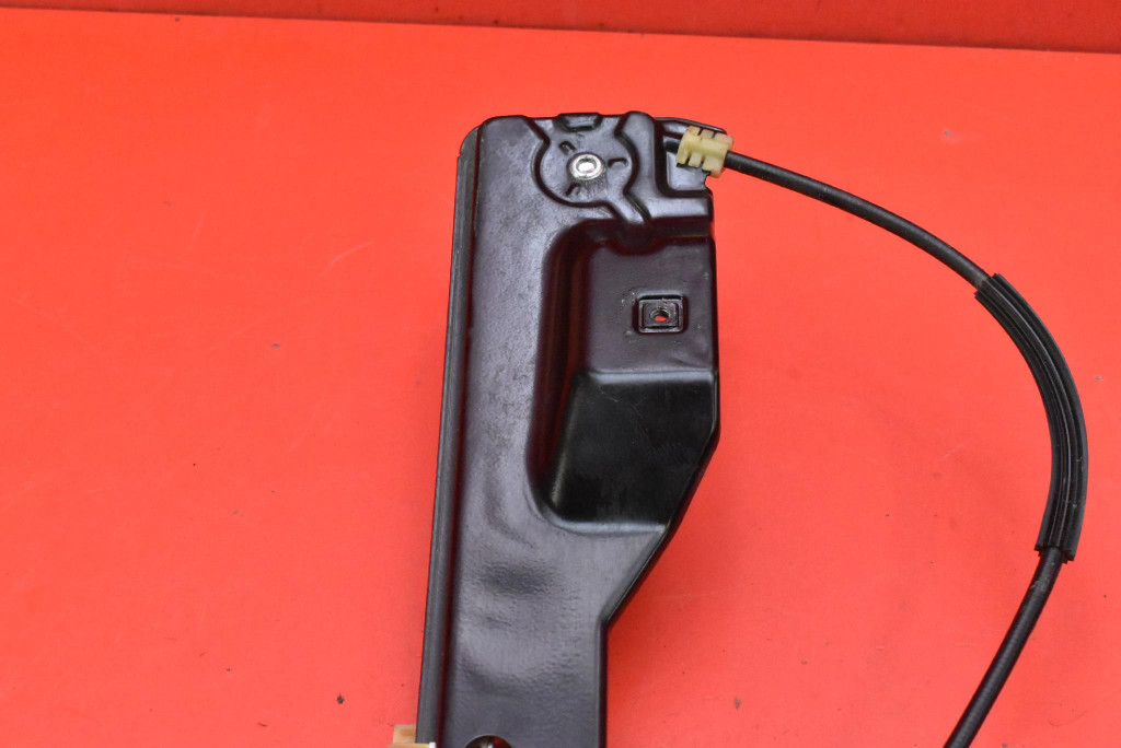 Підйомник скло лівий перед eu 13260137 opel zafira c 12-16 в Україні