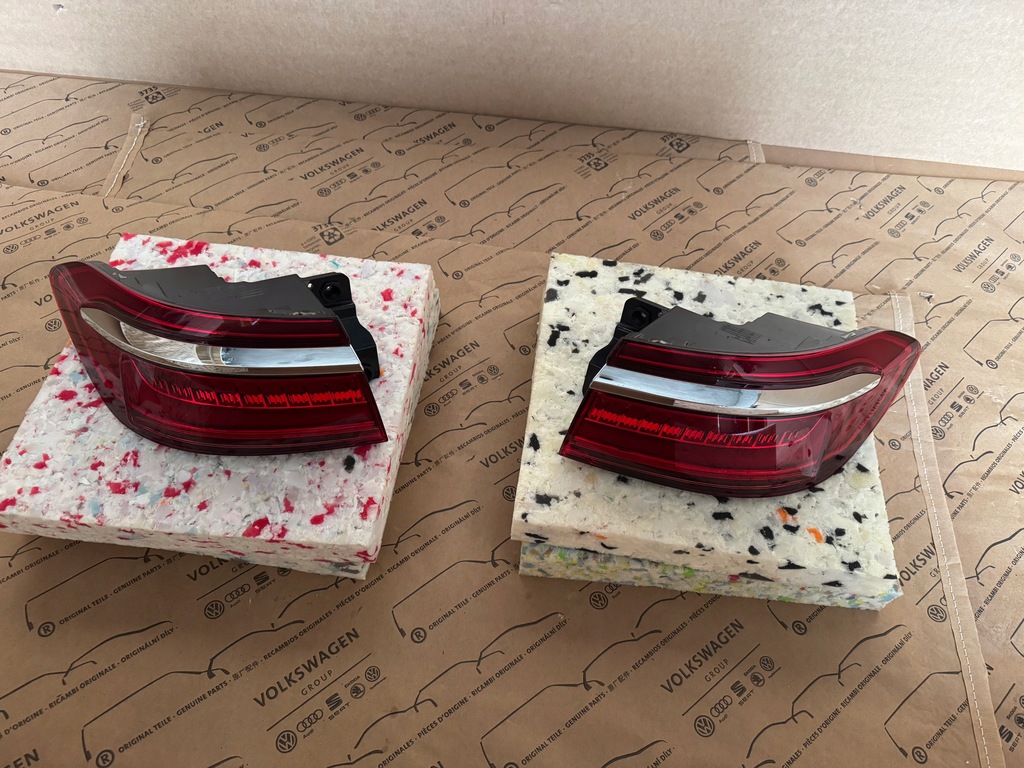 фото №11, Audi a8 d5 4n кришка багажника бампер лампа лампи накладка задня комплект 4n0807511a 2020r