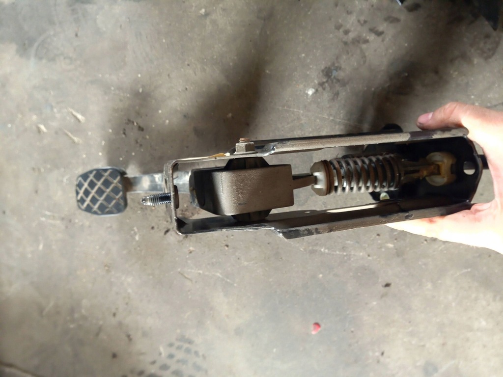 фото №8, Audi a3 s3 8l 1999 педаль сцепления 1j1721059q