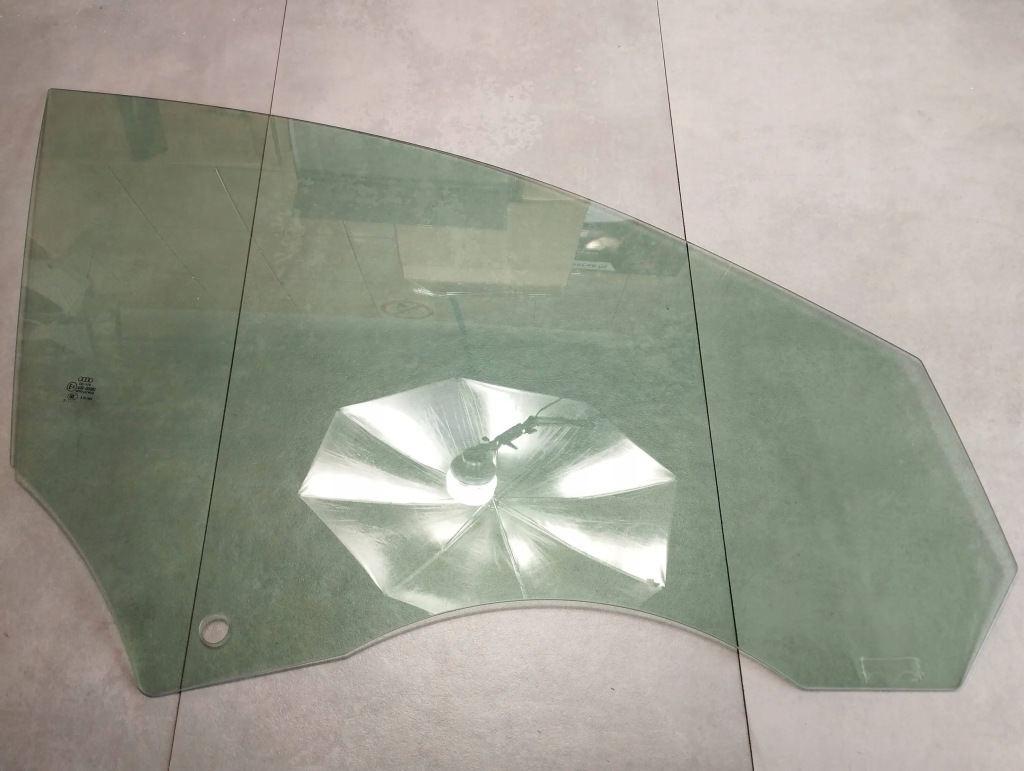 фото №1, Audi a5 8t стекло правая перед 2015