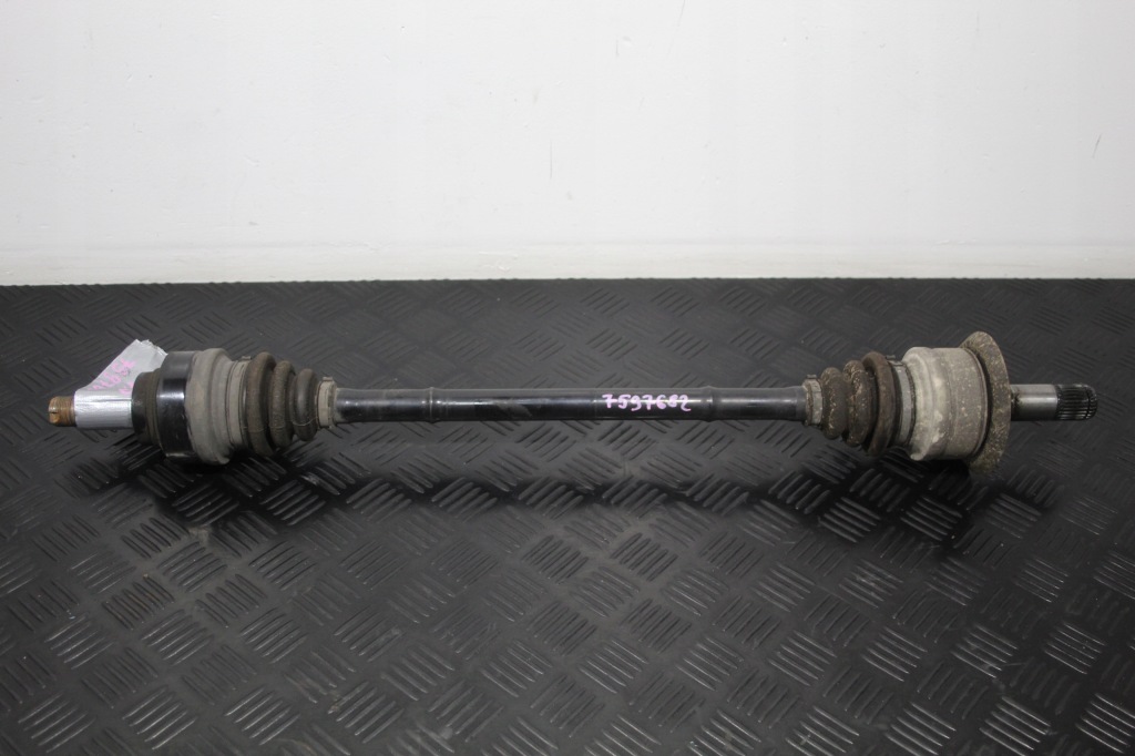 фото №1, Приводной вал правый задняя bmw 1 f20 lift 7597682