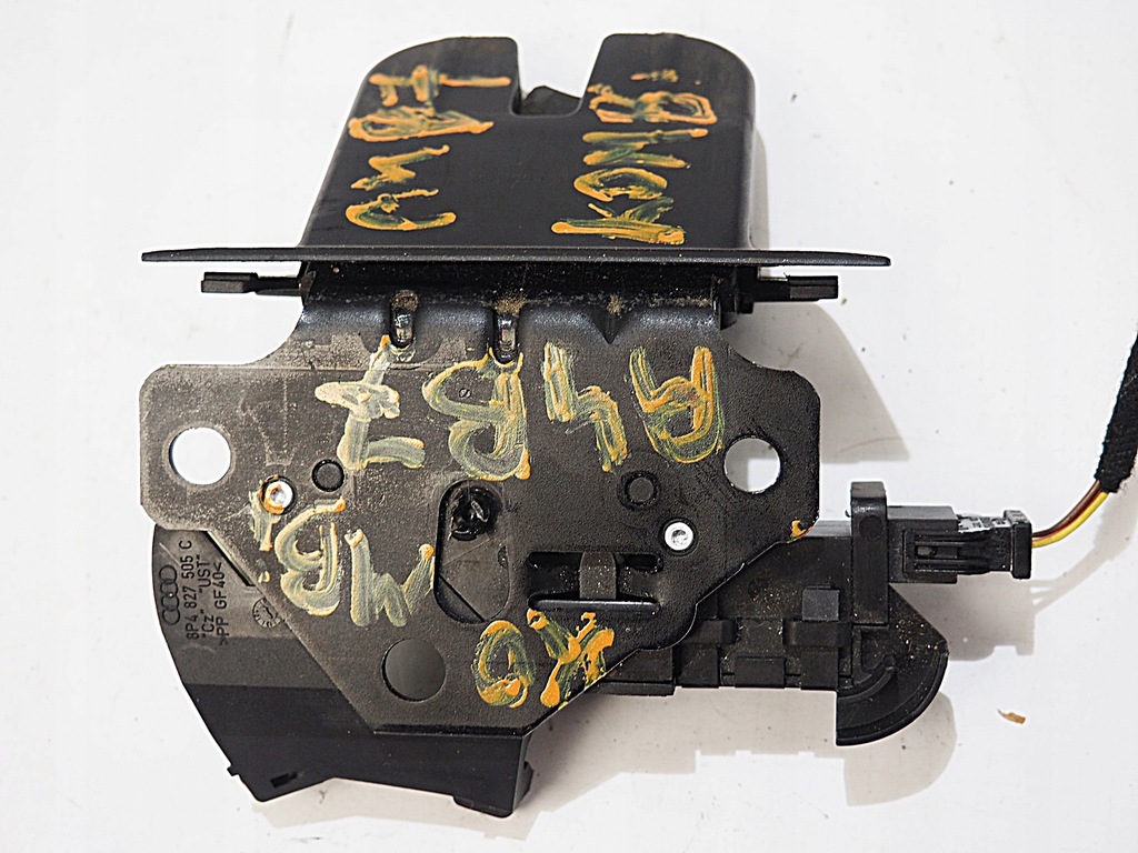 фото №11, Audi a4 b7 kombi замок кришки задня задній багажника 8p4827505c 8e9827520a