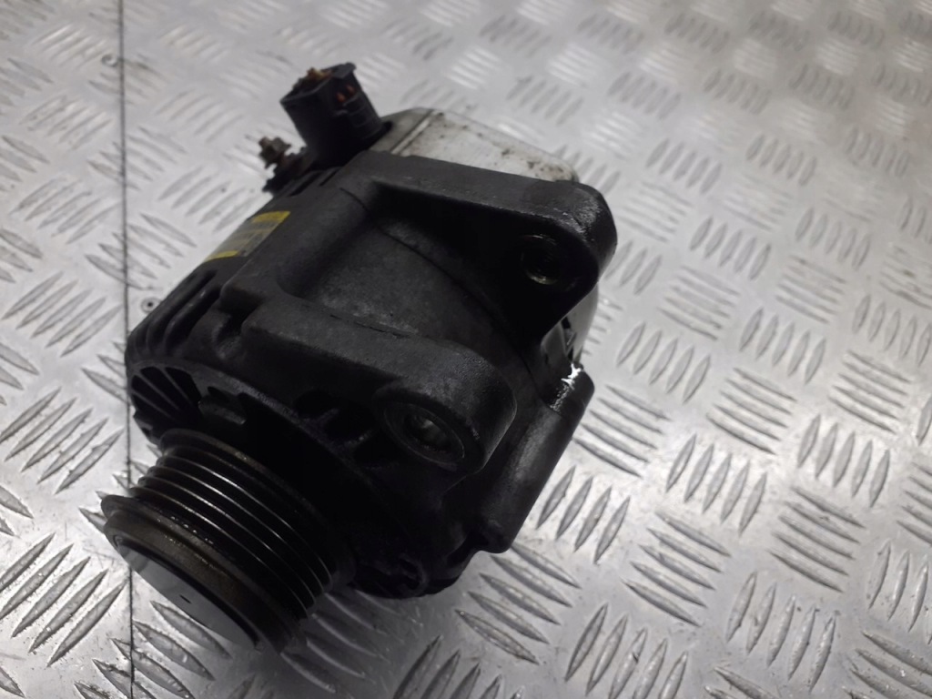 Купити Генератор toyota yaris 1 1.4 d4d 27060-33020