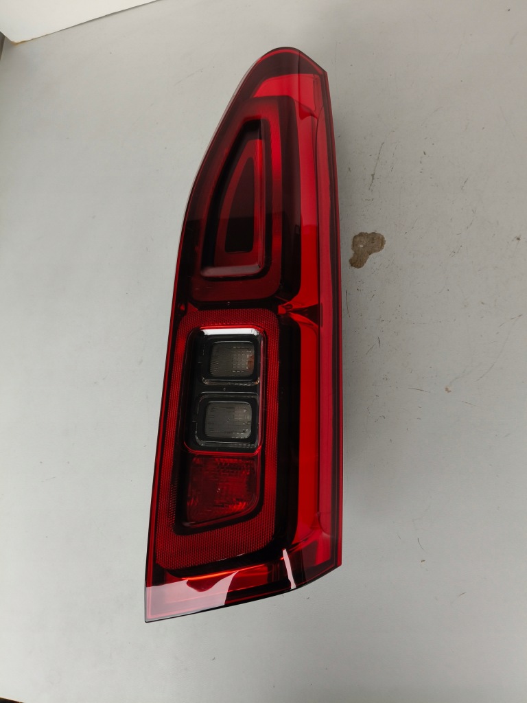 Фара правый  задняя citroen berlingo iv 18- rifter led под крышке Цена