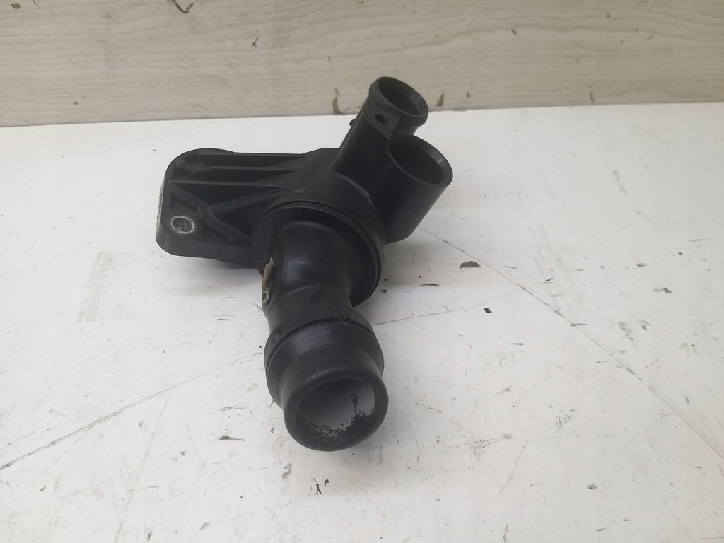 фото №9, Корпус термостата 2.0 tfsi cdl s3 8p tt 265km golf vi leon 06f121111f