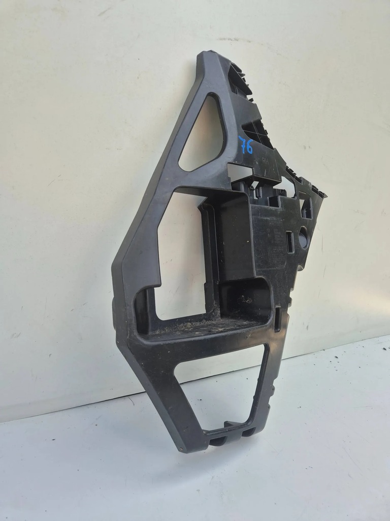 фото №8, Bmw 2 f46 2016 элементы крепёжные