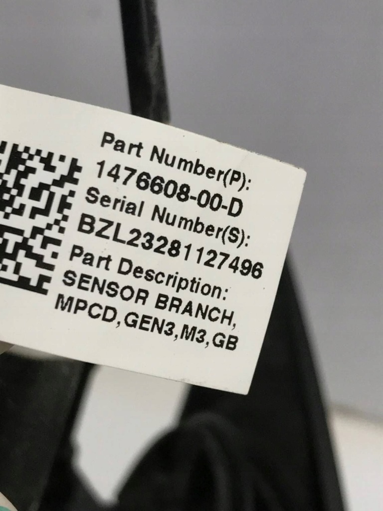 Купить Крышка заливной топлива задний  tesla model 3 150551400d