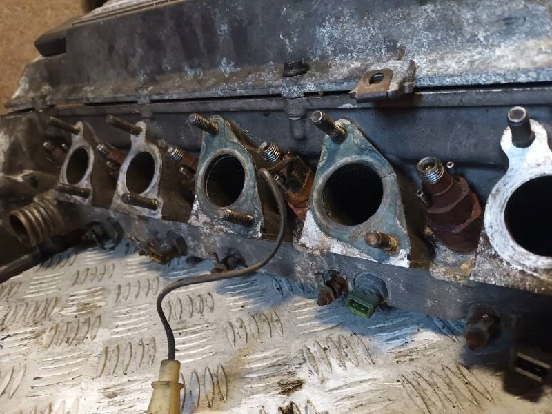 фото №7, Комплектна головка bmw e34 2.5 d 2244250