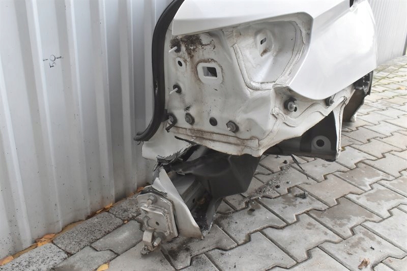 Крыло  правый  задняя порог 7437520 bmw seria 5 g30 седан Доставка