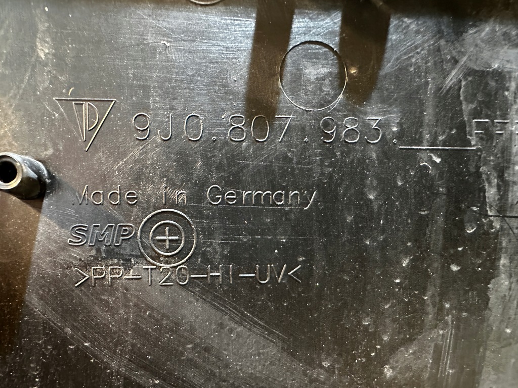 фото №13, Porsche taycan 9j спойлер диффузор dół бампер задняя 9j0807983