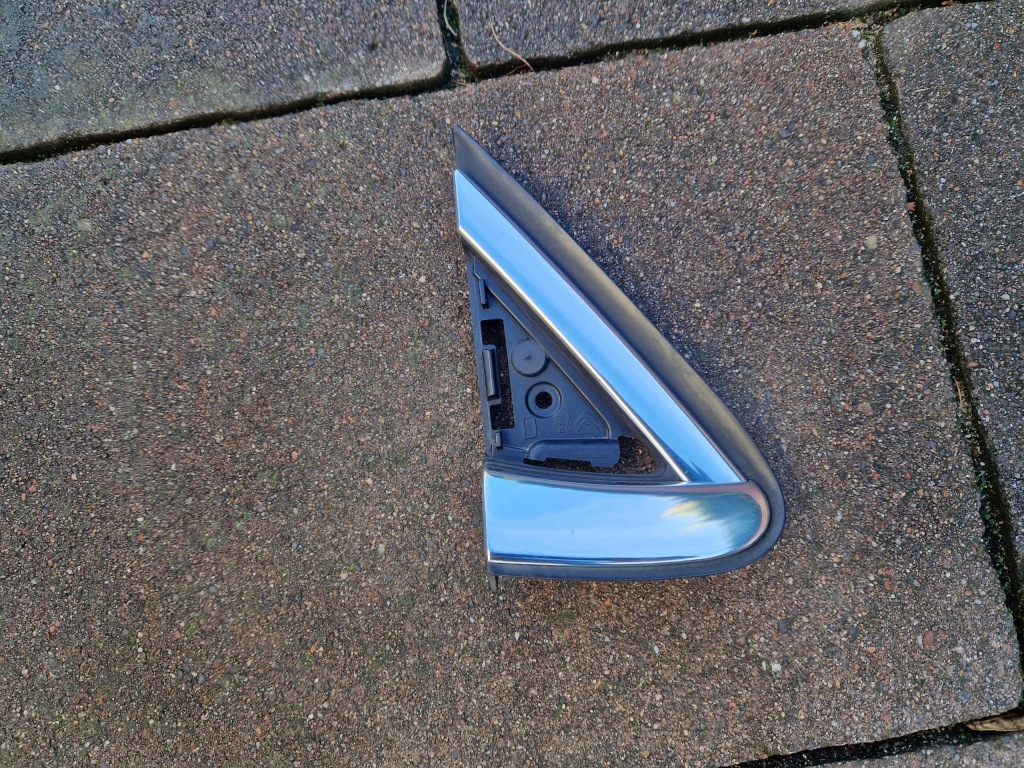 фото №1, Citroen ds4 трикутник накладка крила хром правий перед