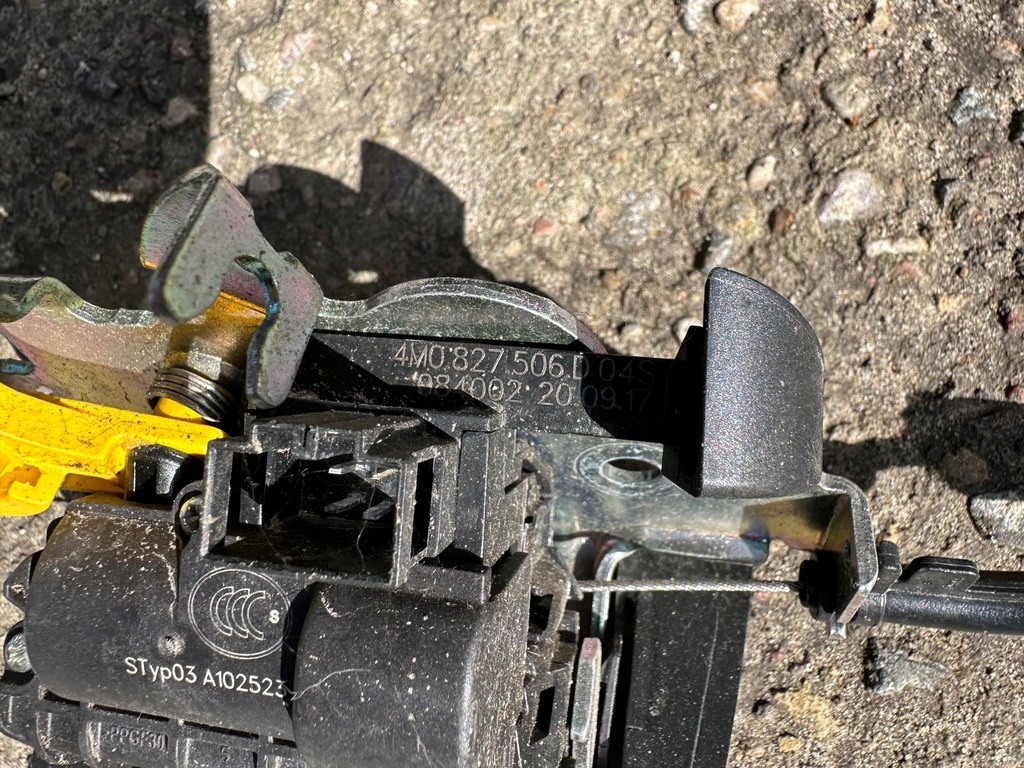 фото №6, Audi e-tron a4 a6 q7 q8 замок моторчик доводчик кришки 3v5827887b 4m0827506d