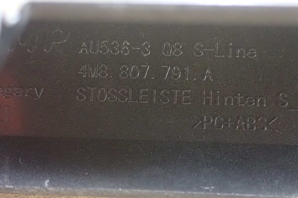 фото №12, Audi q8 s-line молдинг бампера заднього 4m8807791a