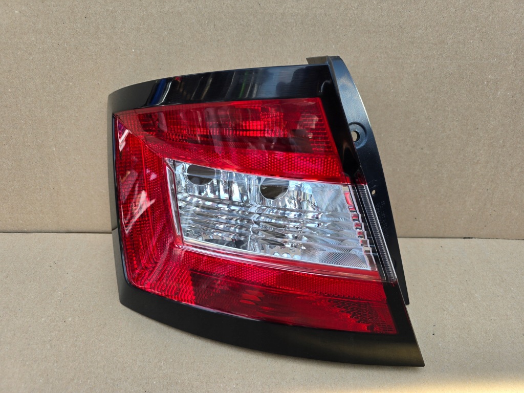 фото №1, Skoda fabia iii лампа левая задняя hb 6v6945095
