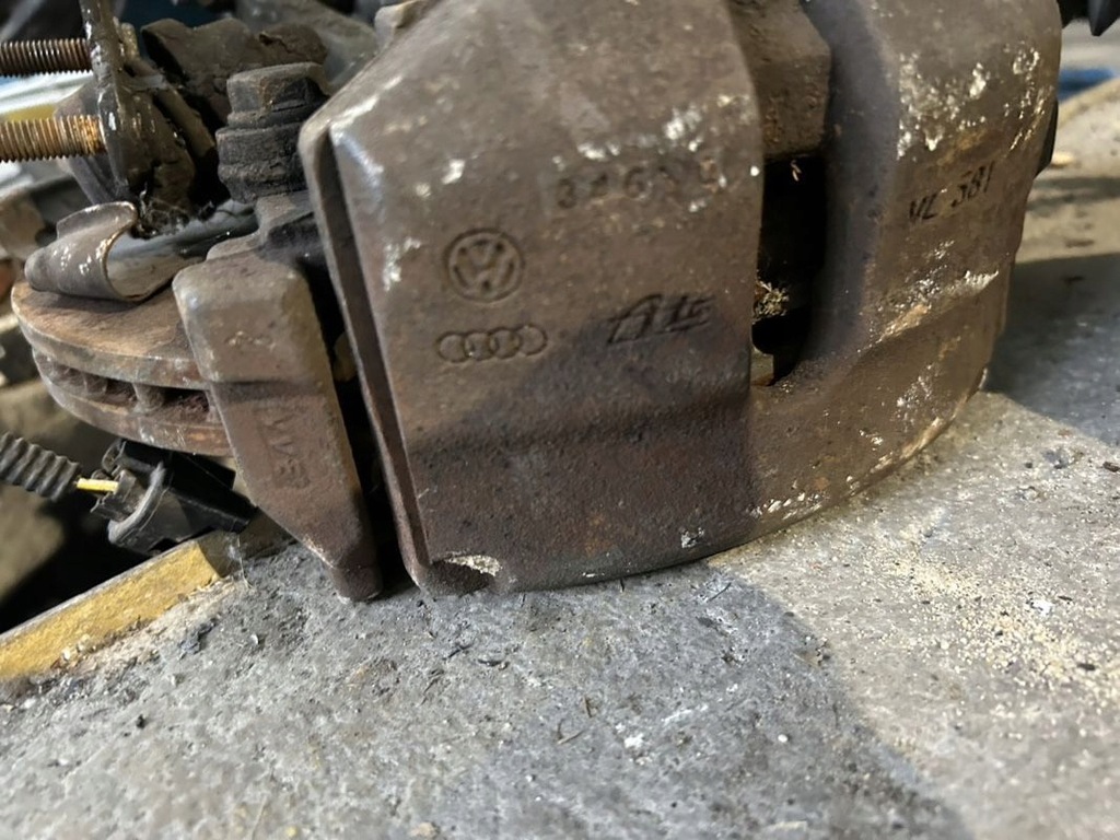 фото №6, Поворотный кулак правая левая skoda superb ii 2.0 tdi