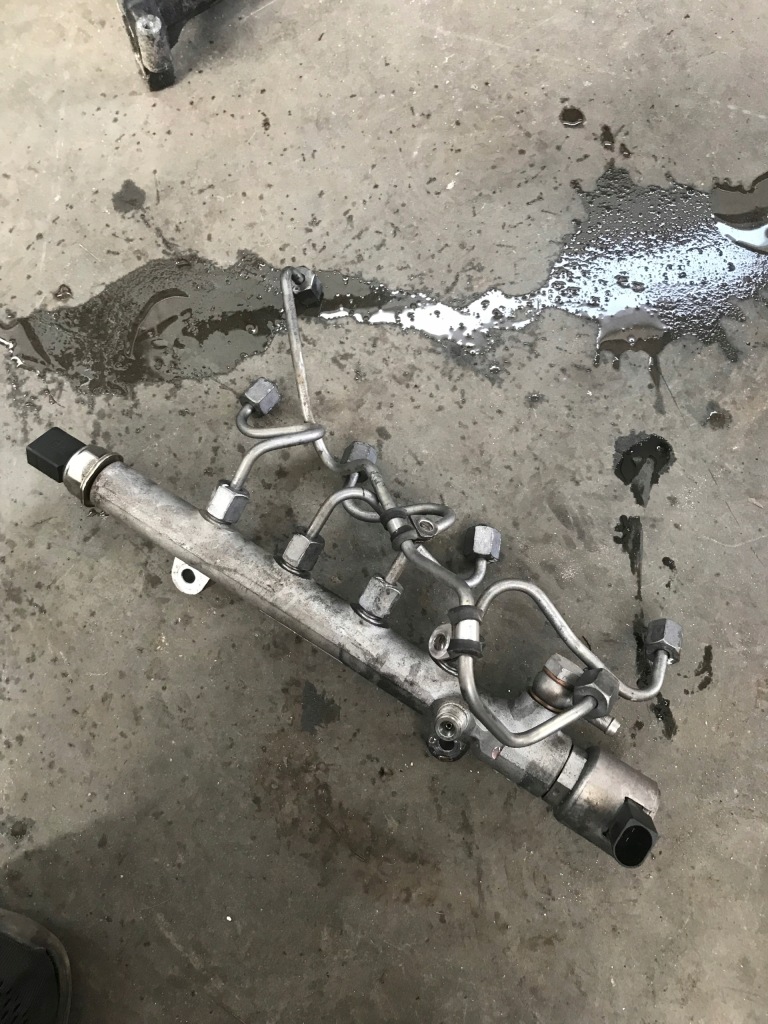 Купить Mercedes 2.2 cdi молдинг впрыскная a6510700495