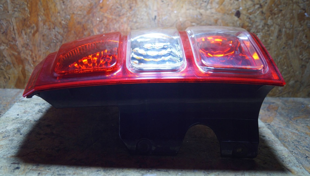 фото №10, Suzuki grand vitara mk2 ii lift лампа правий задня uk s2564