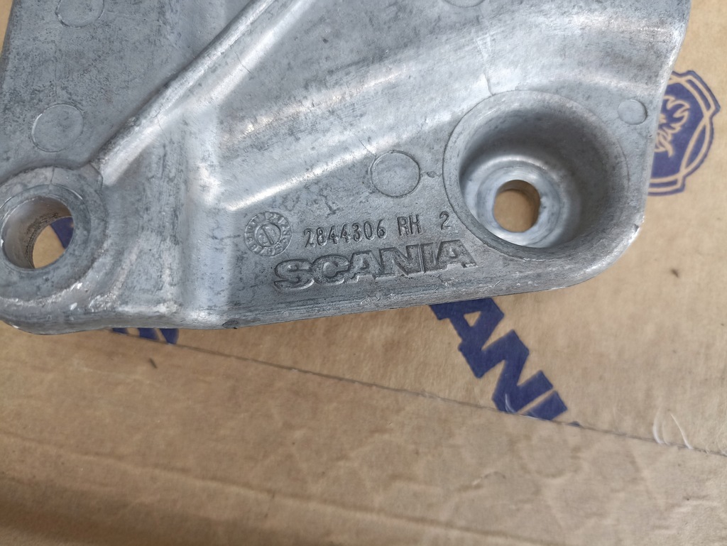 фото №2, Петля решітка scania r s 2844306 rh