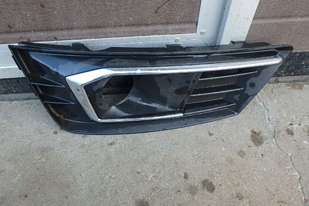 фото №1, Заглушка правая audi a4 b9