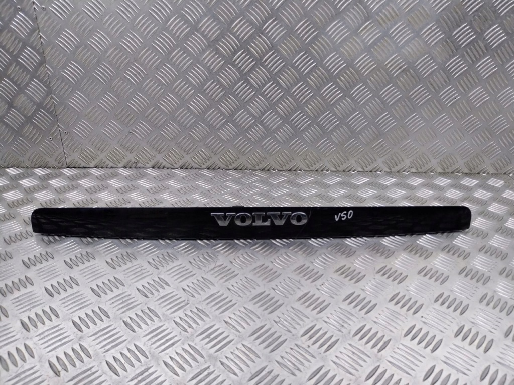 фото №1, Накладка крышки багажника volvo v50 2.0 d 39898527