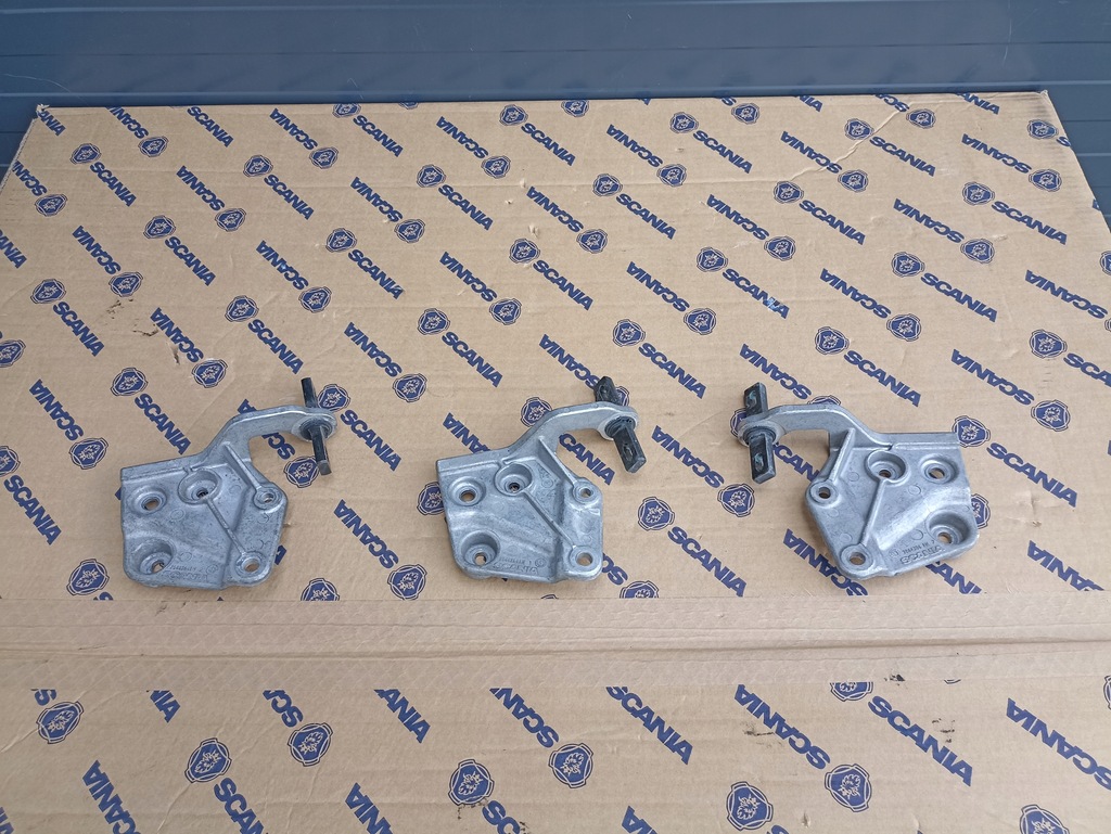 фото №1, Петля решітка scania r s 2844306 rh