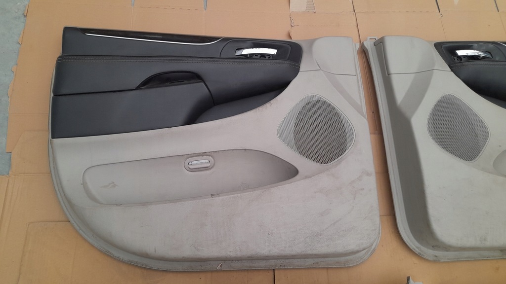 фото №8, Chrysler town country v 10- 20 обшивка дверь комплект usa