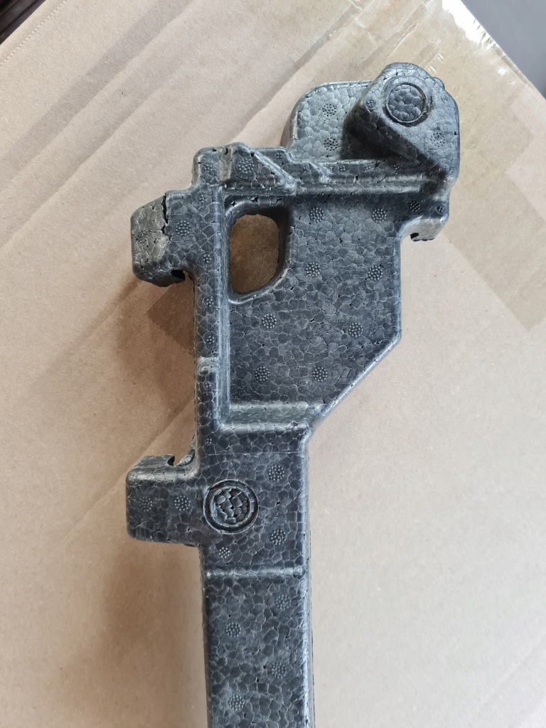 Абсорбер бампера audi q2 81a 807 550 Киев