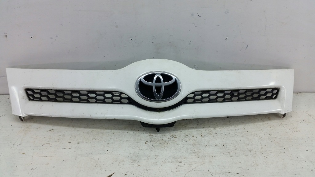 фото №1, Toyota verso sportsvan решётка радиатора решётка радиатора 53111-0f020