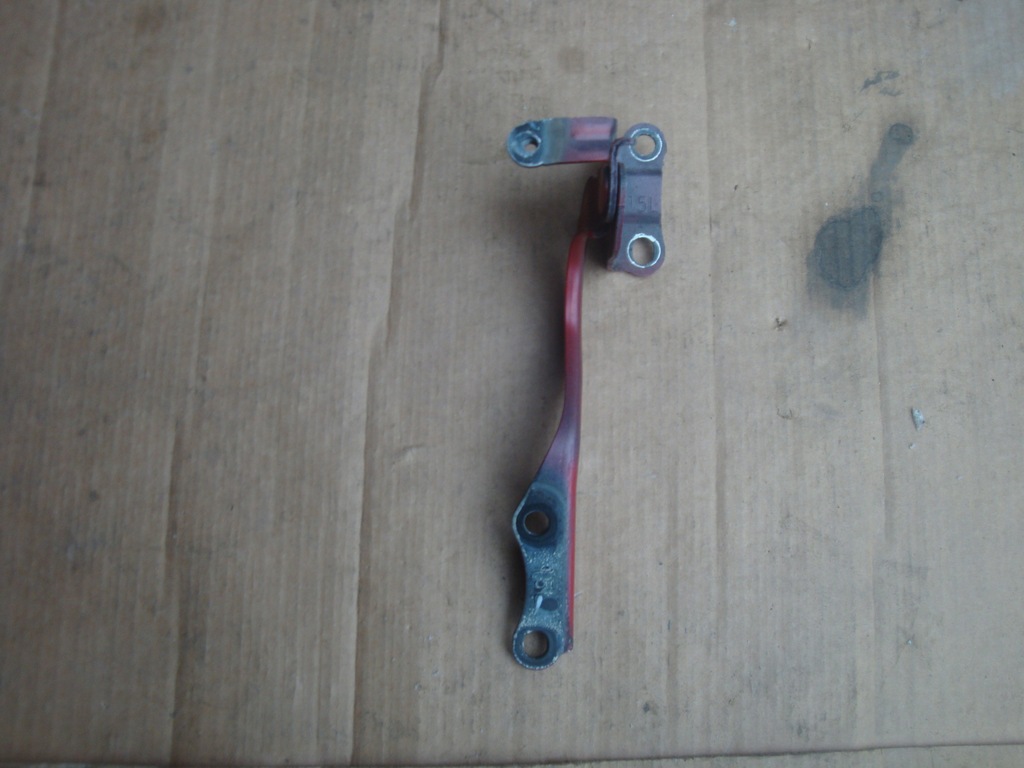 фото №1, Toyota corolla e-21 петля do капот