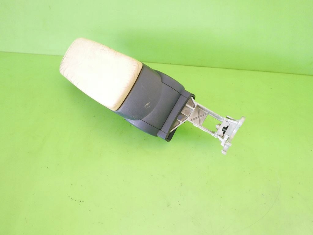 фото №8, Підлокітник перед audi a6 c5 kombi avant 97-01