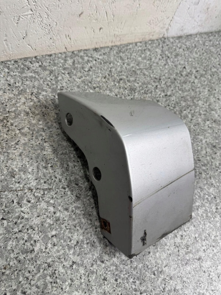 фото №1, Наконечник заглушка порог правая volvo v50 2004-2012