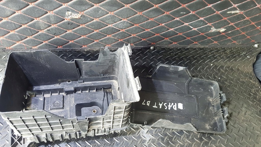 фото №6, Корпус аккумулятор vw passat b7