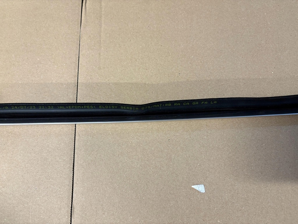 фото №10, Audi q4 e-tron 89a молдинг ущільнювач двері лівий перед 89a837475