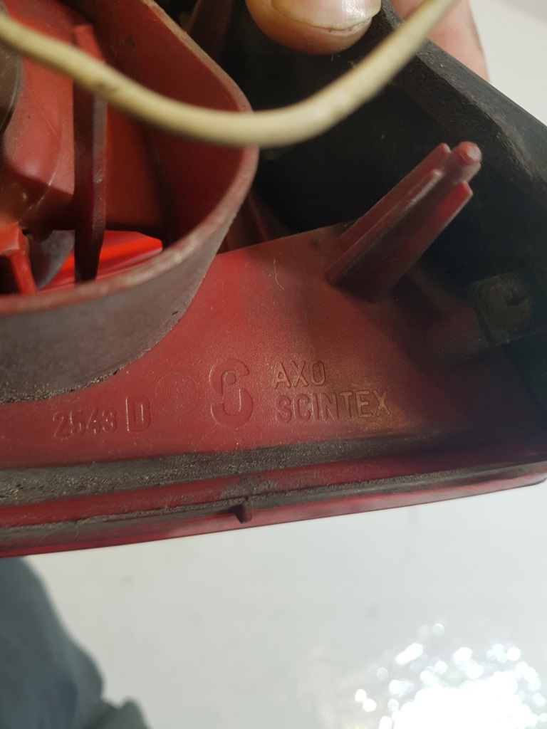 фото №4, Лампа права задня w кришка багажника peugeot 607