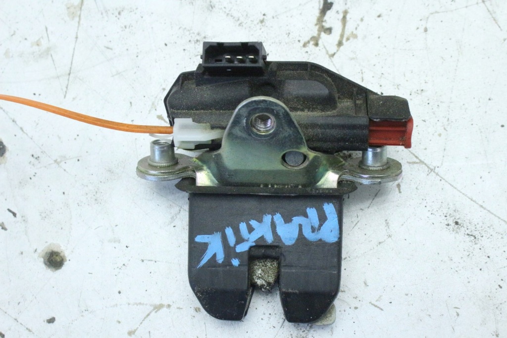 Замок кришки задній 5j8827501a skoda roomster praktik в Україні