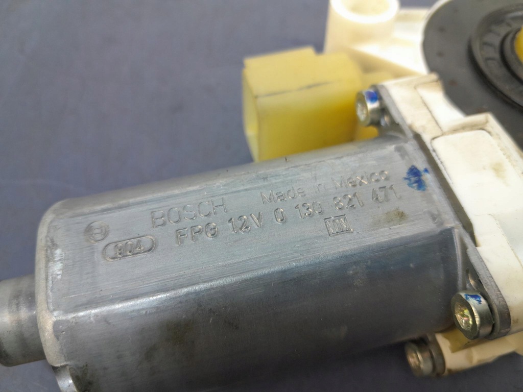 фото №4, Chrysler town country v стекло перед левый