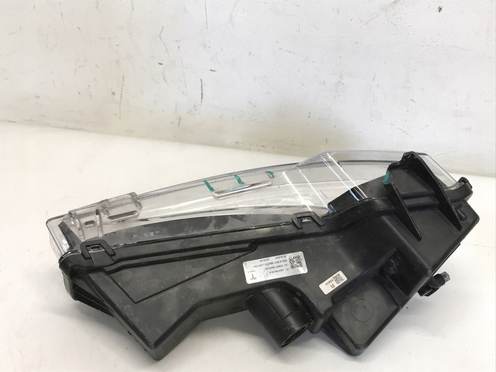 Tesla 3 y протитуманна фара правий led drl 1624798-00-a Київ