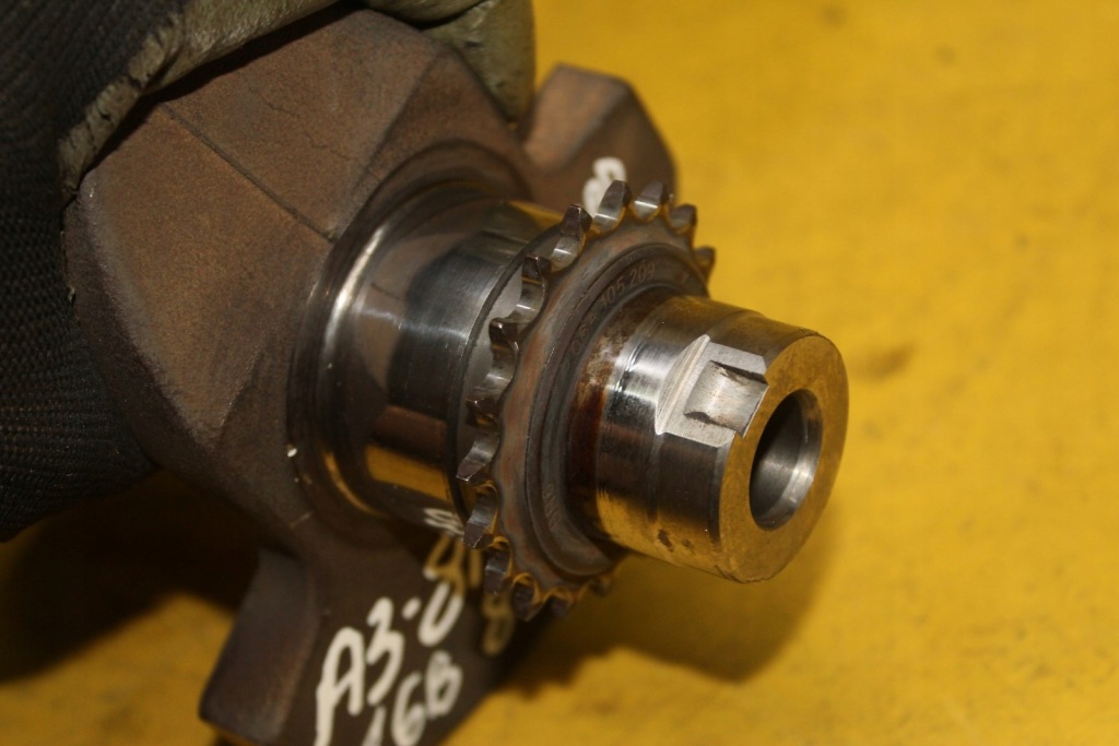 Wał колінчастий a3 8p golf v 1.6 8v bse 06ad вкладиші Зі Шроту