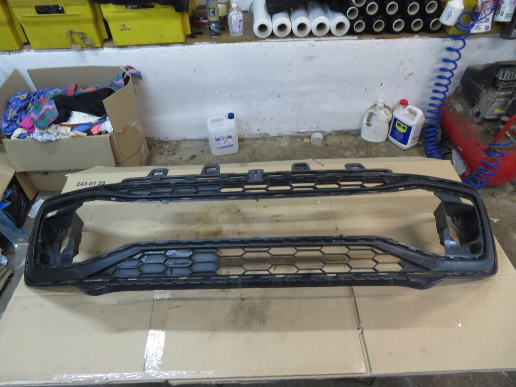 фото №1, Решётка бампера перед vw up lift 16- 1s0853677f