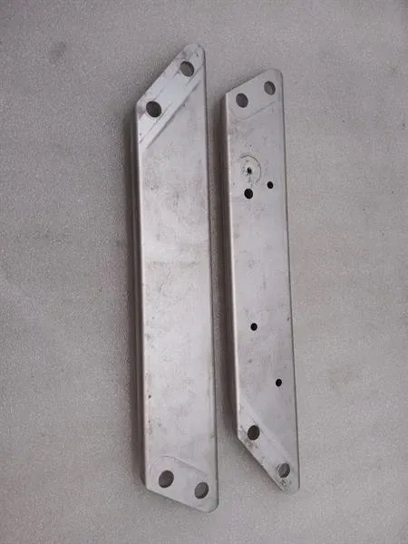 фото №7, Aston martin rapide 10-14 распорка 4g43-108a75-aa кронштейн кронштейн