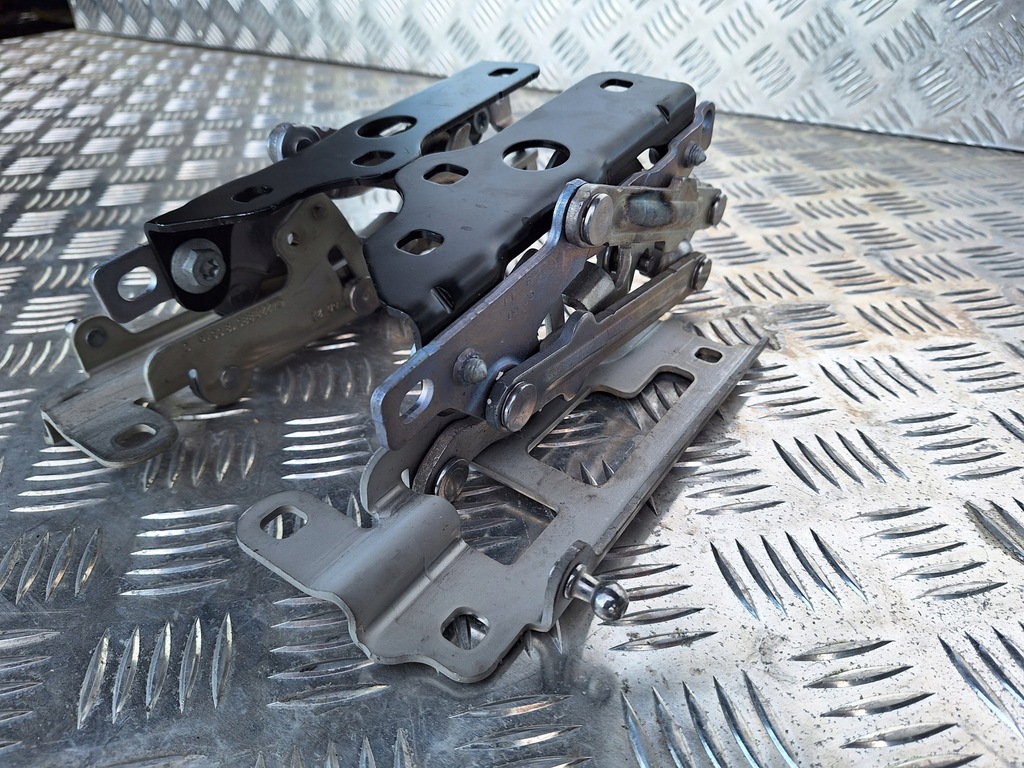 фото №1, Mercedes s w223 петля петли капот nowe