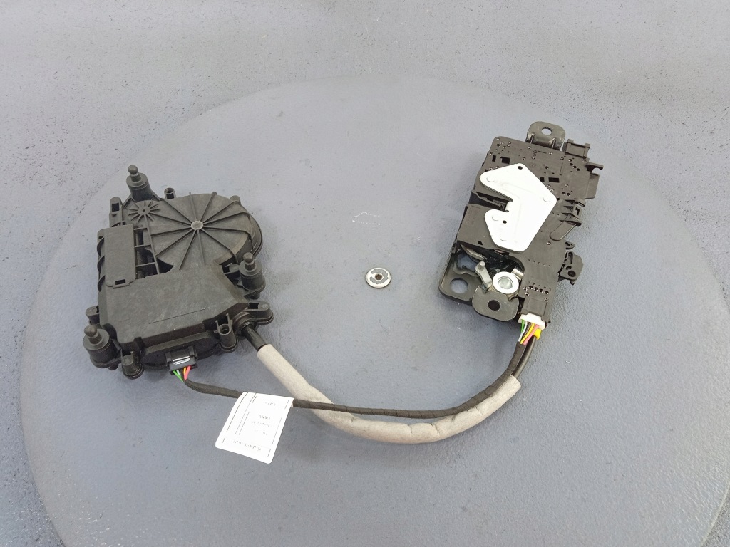 фото №4, Bmw 1 f40 g21 g31 замок доводчик крышки задняя 7357112