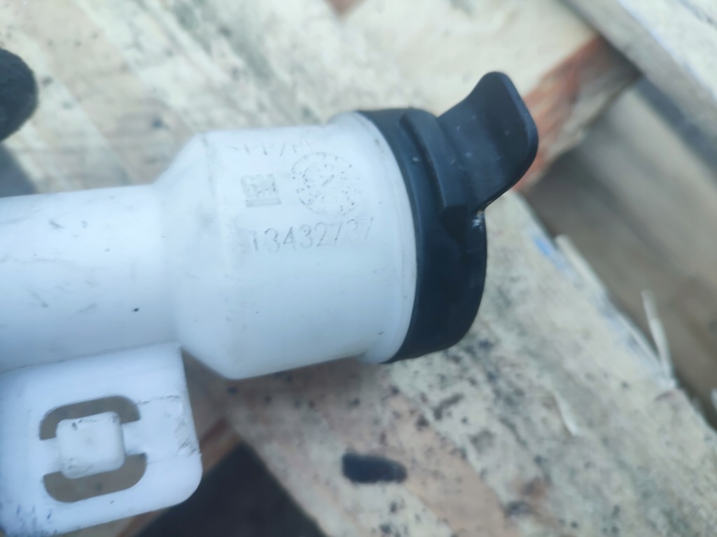 Горловина бачок омивача corsa e 11.14- 13432737 Зі Шроту