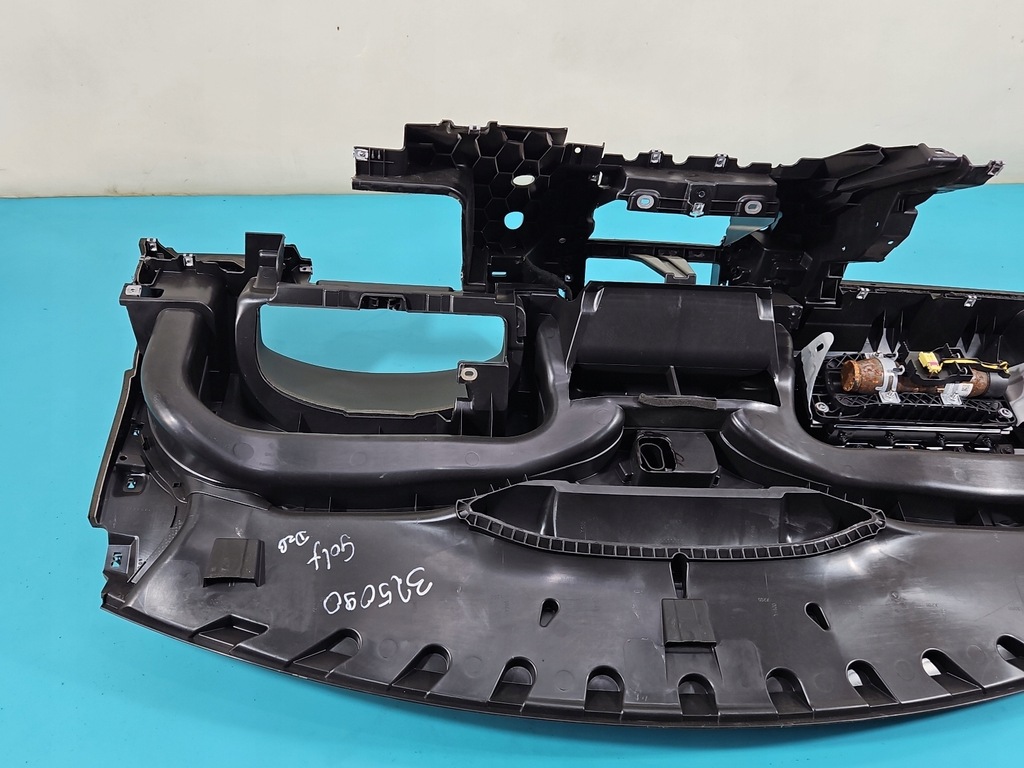 фото №12, Панель приладів консоль подушка vw golf v plus europa