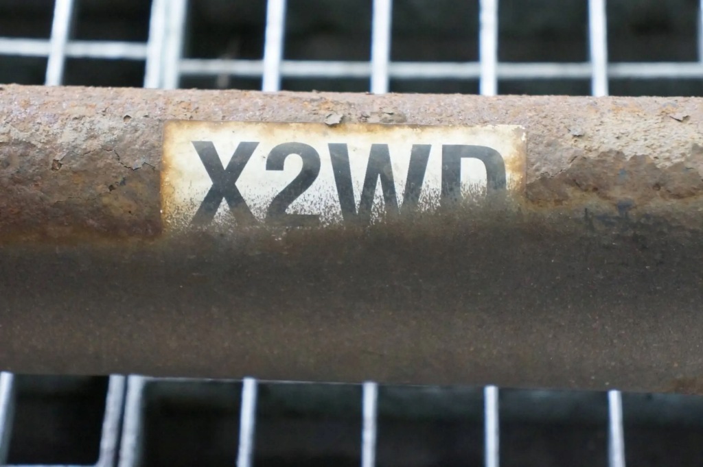 Oś задний  задняя балка ssangyong tivoli 1.6 e-xgi Киев