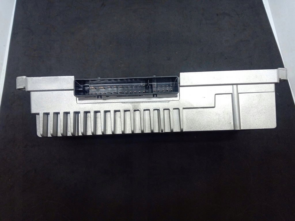 фото №3, Підсилювач радіо audi a4 b8 8r0035223g