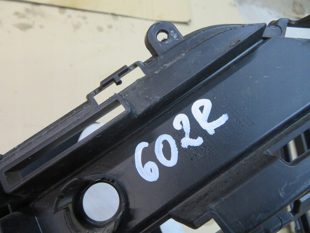 фото №13, Решітка середня перед volvo xc40 17- pdc 31449342