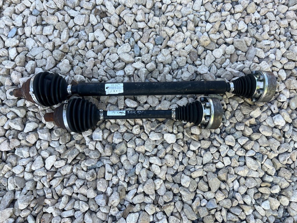 фото №1, Vw golf vii a3 octavia iii leon приводной вал левая перед 1.6tdi