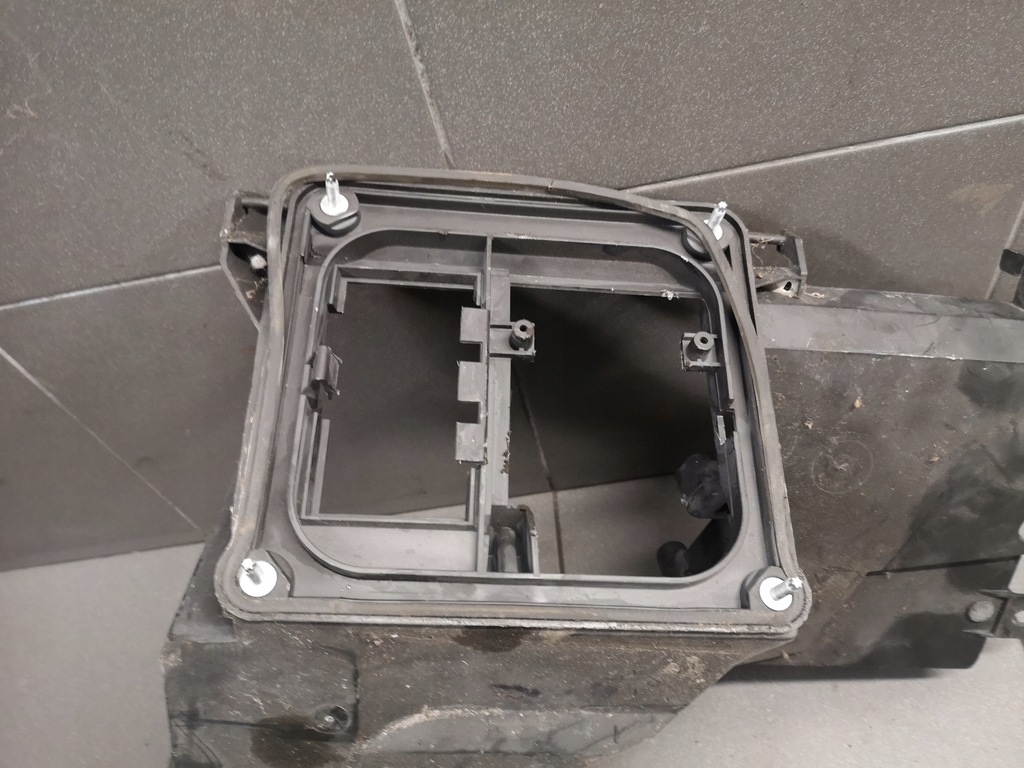 фото №8, Корпус блок управления audi a8 d2 eu 4d1937118a