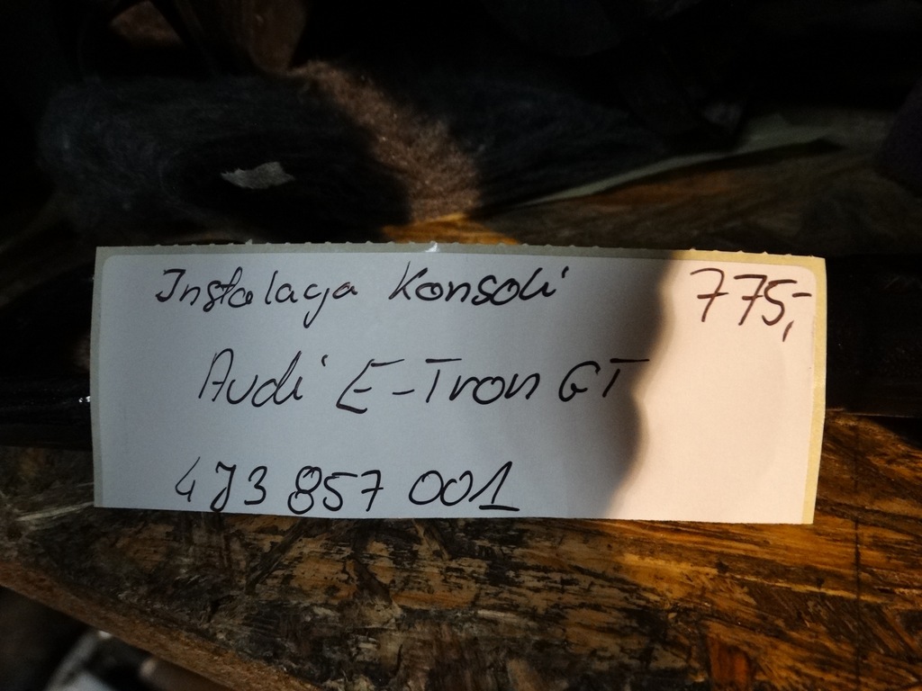 фото №5, Idealna електропроводка консолі audi e-tron gt 1